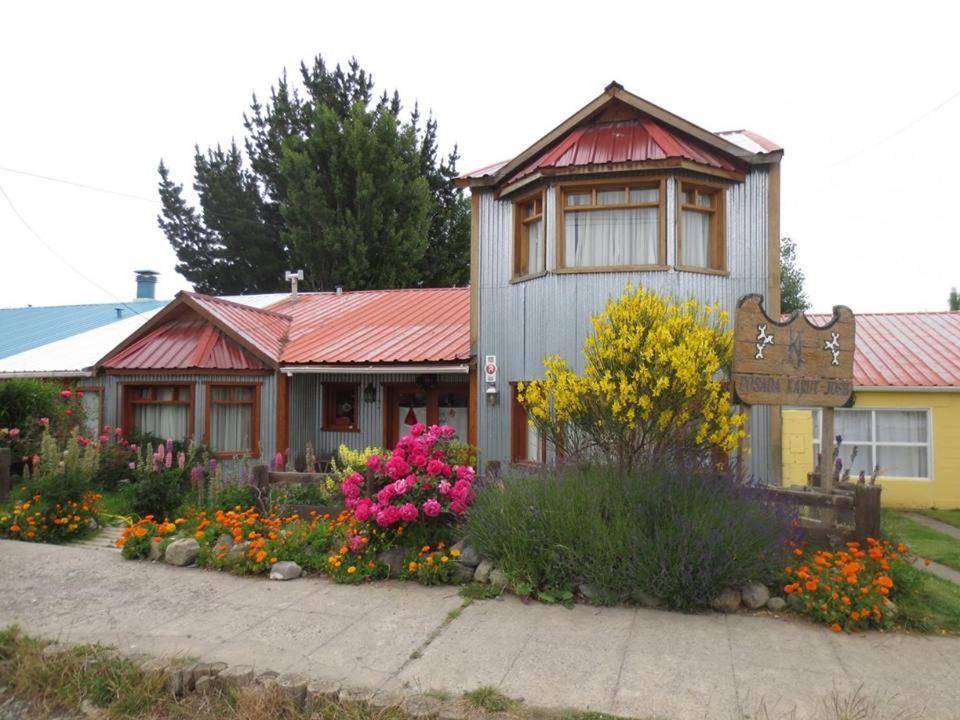 Posada Karut Josh El Calafate Luaran gambar